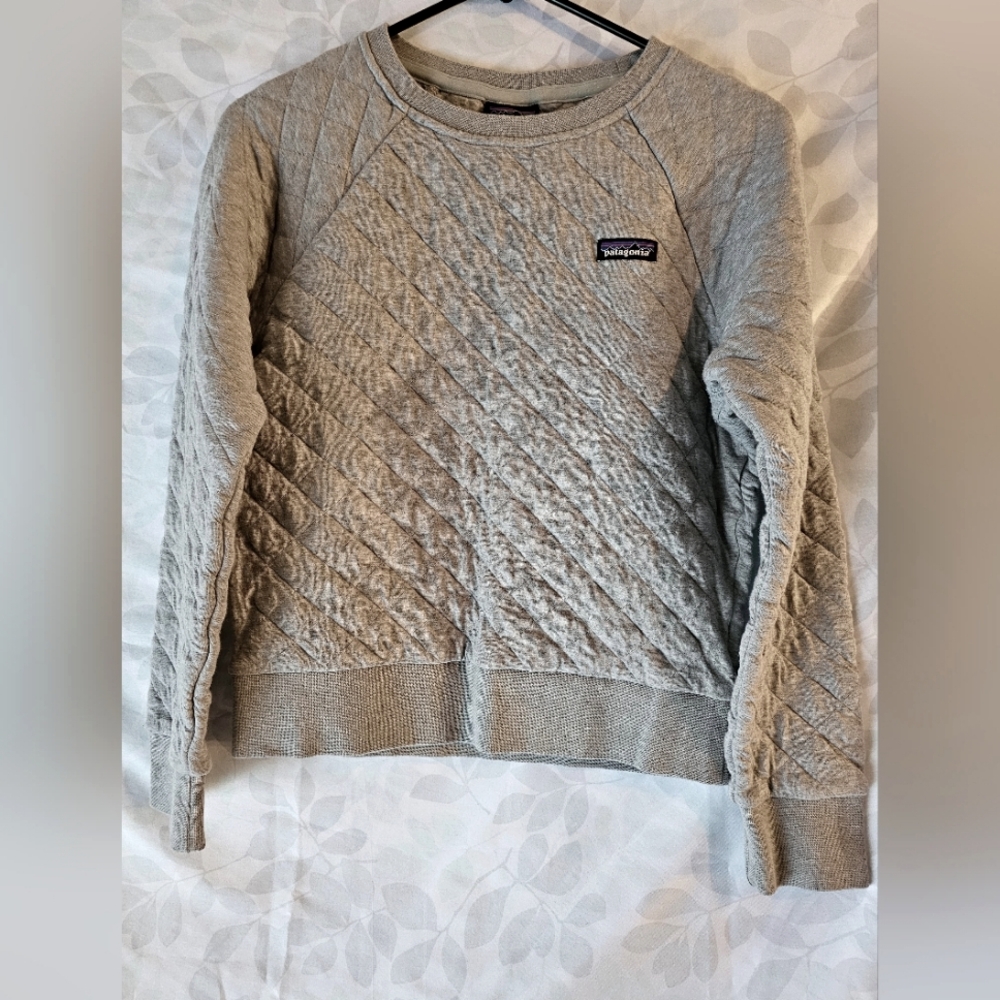 Patagonia Gray Organic Cotton quilted sweater